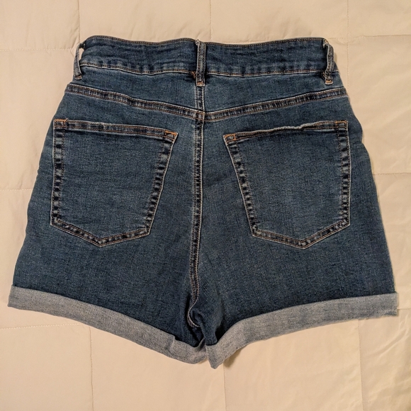 Dex jean shorts - Picture 2 of 2